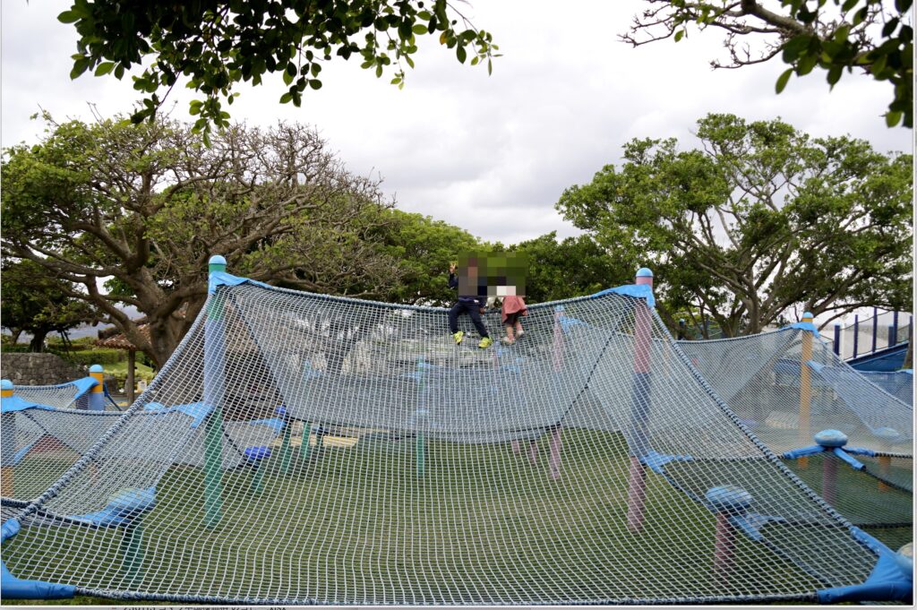 海洋文化館隣の遊具広場の写真